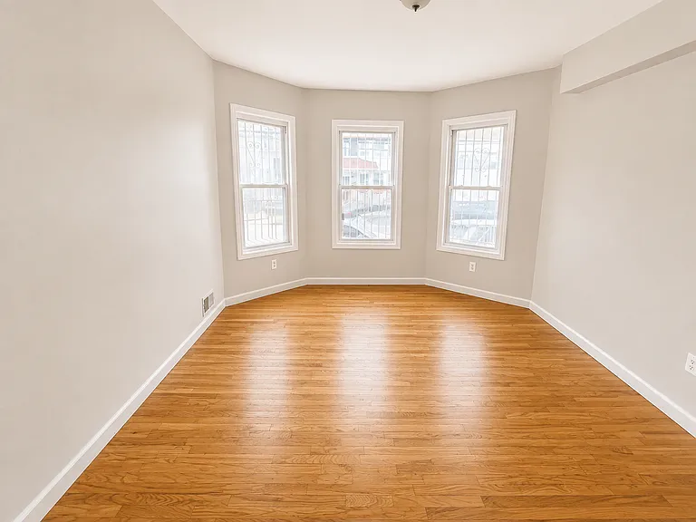 461 14th Ave #1 — Photo 4