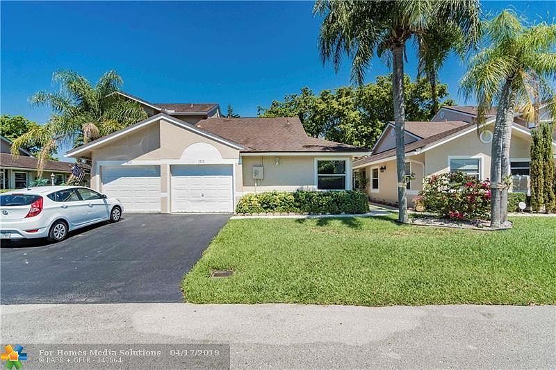 1st image of 1113 W Lakes Dr #1113