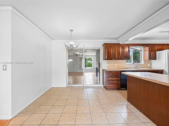 4th image of 3180 Carol Ave
