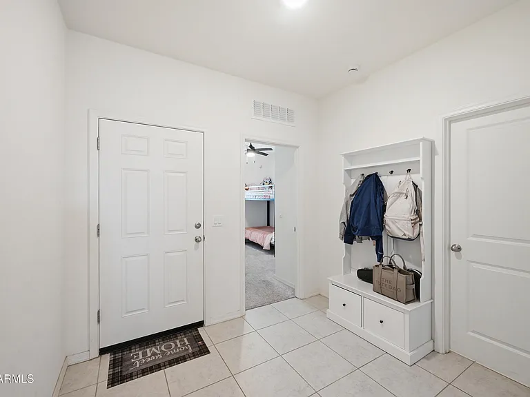 2022 E New Bonnet Ln — Photo 5