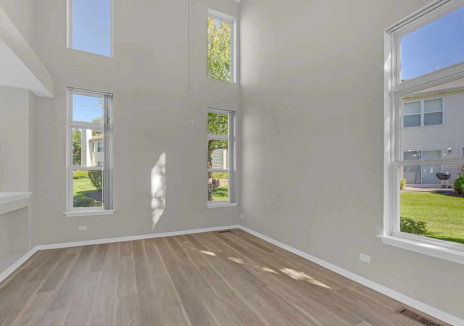 2 bed, 2.5 bath, 1500 sqft, $2,995 — Photo 3