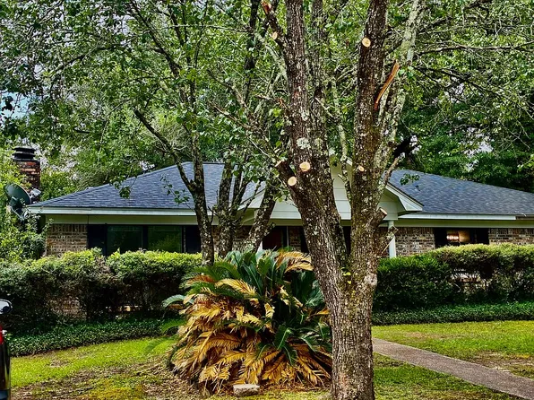 7221 Lakewood Rd, Mobile, AL 36695