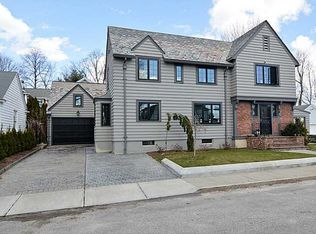 10 Bayamo Ln, Cranston, RI 02905