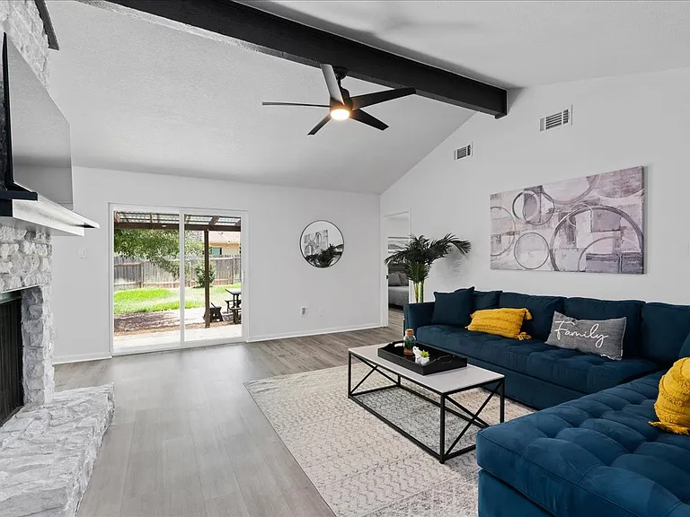 605 Hill Cv — Photo 2