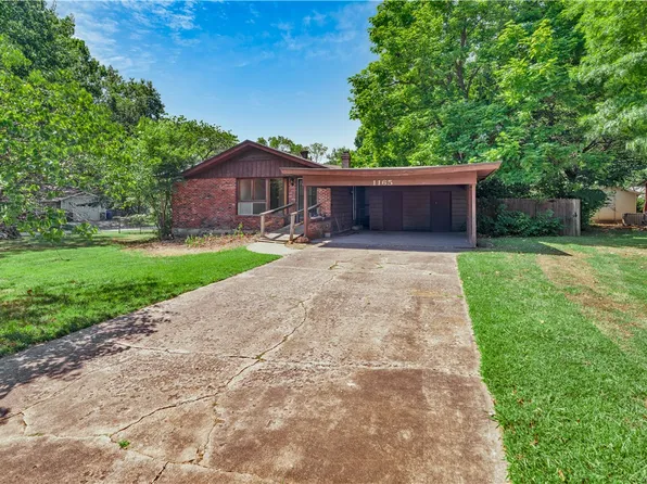 1165 E Overcrest St, Fayetteville, AR 72703
