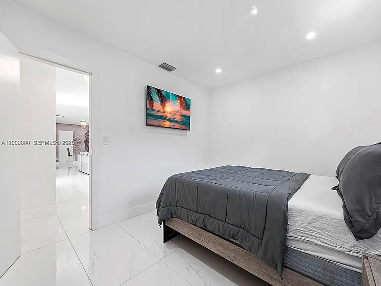 6951 Miami Lakeway S — Photo 8