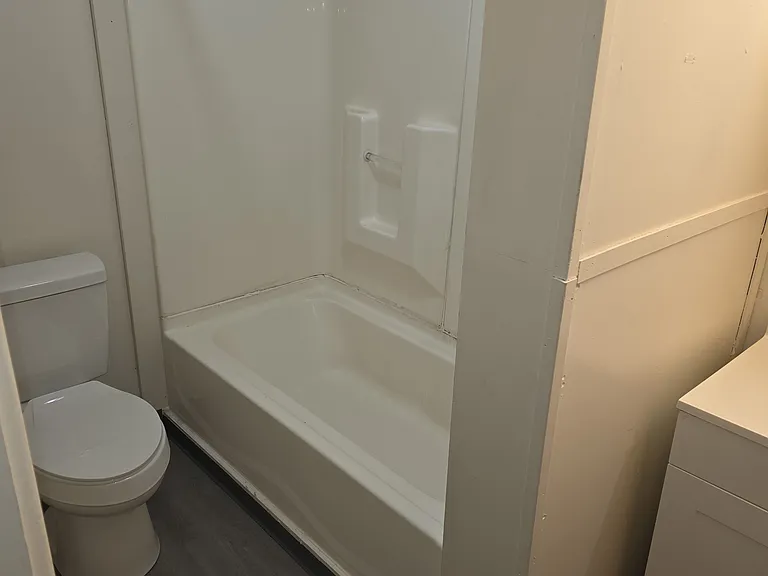 1647 Mayfield Ave — Photo 12