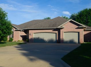 3572 W Edgewood Ct, Springfield, MO 65807