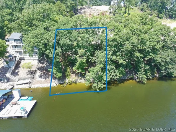 170 Redbud Ct, Lake Ozark, MO 65049