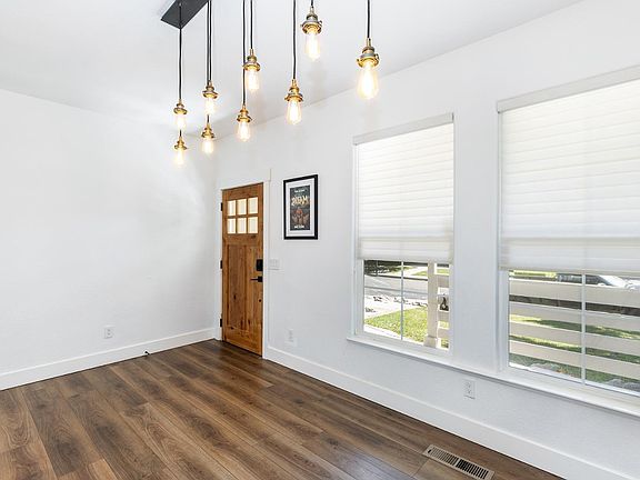 4th image of 8 Nicholas Court