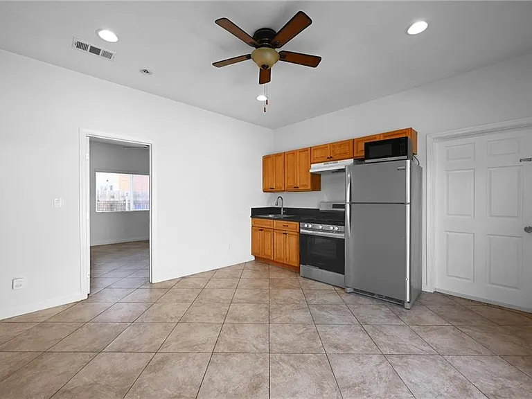 426 Grant St #2 — Photo 4