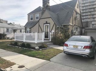 9406 Pacific Ave, Margate City, NJ 08402