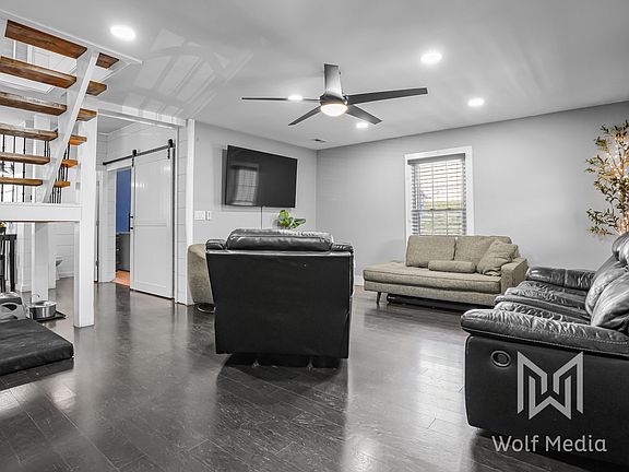 2nd image of 120 Pilot View Rd