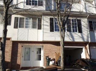 25 Spruce Ln, Staten Island, NY 10309