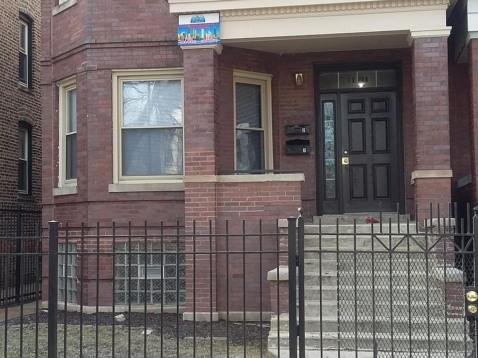 1st image of 1315 E 72nd Pl