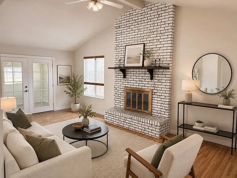 339 Oleander St — Photo 3