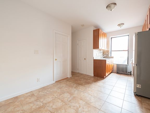 2nd image of 174 Canal St APT 12