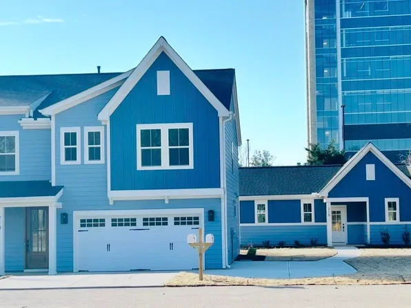 213 W Maple Ave, Holly Springs, NC 27540