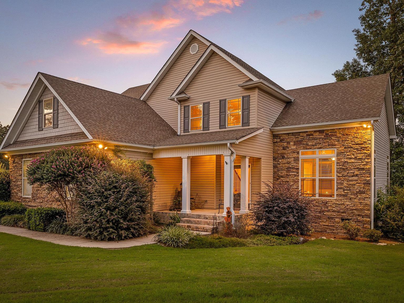 114 Avenue Of The Oaks, Rock Spring, GA 30739 | MLS #1513846
