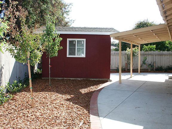 3rd image of 526 N Fair Oaks Ave