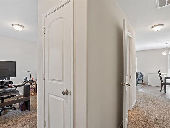 3rd image of 1641 Brownairs Ln