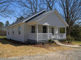 2908 Little Brook Rd, Seagrove, NC 27341