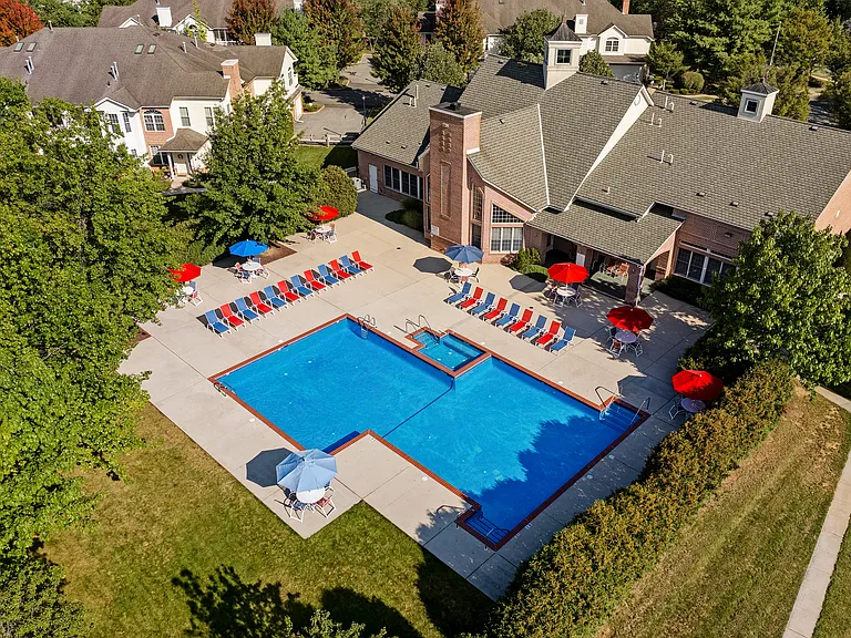 Westmount Apartments — Photo 13
