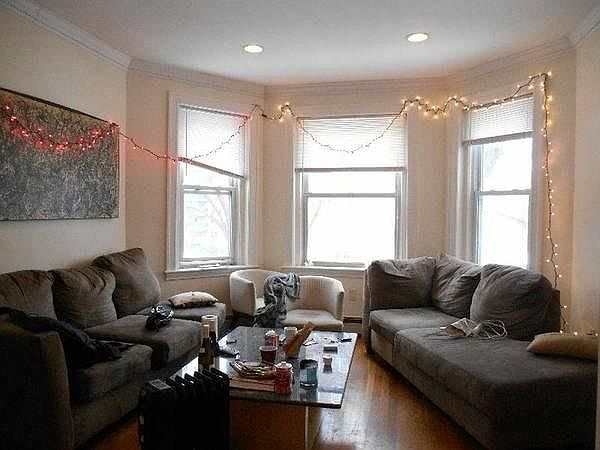 1st image of 61 Thatcher St #703