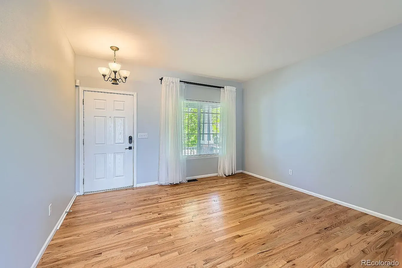 4 bed, 2622 sqft, $3,300 — Photo 4