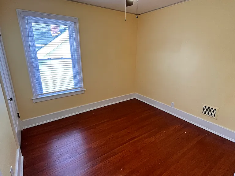1333 Beaconsfield Ave #1333 — Photo 11