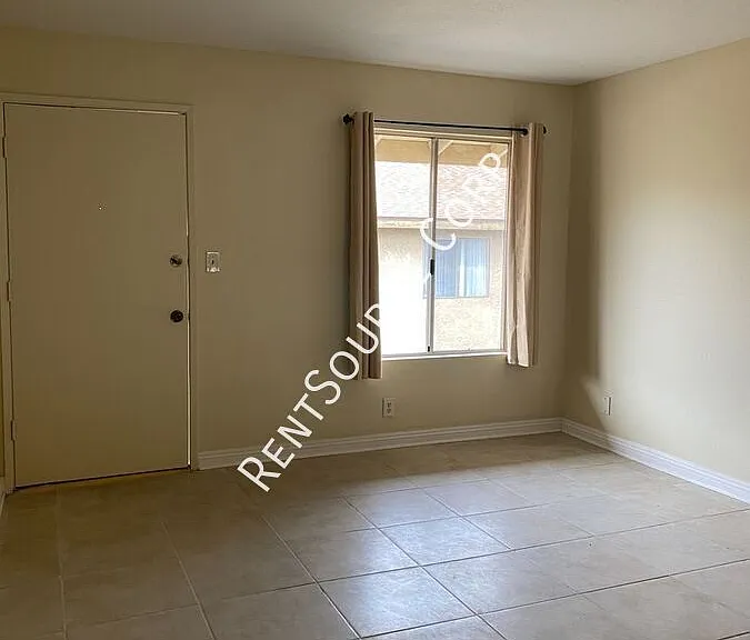 25000 Walnut St #12 — Photo 2