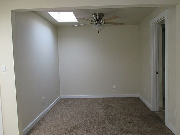 (4) Living Area or Second Bedroom