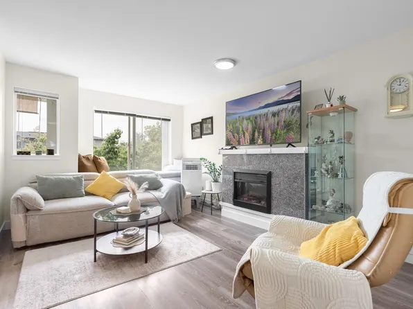7370 Stride Ave #22, Burnaby, BC V3N 5E6