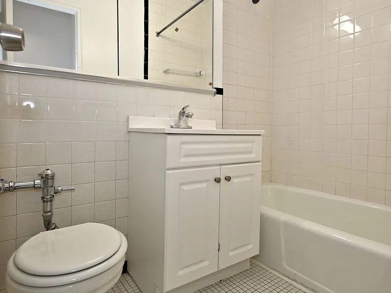 Apartment for Rent — Photo 5