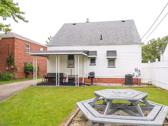 3rd image of 21331 Morris Ave