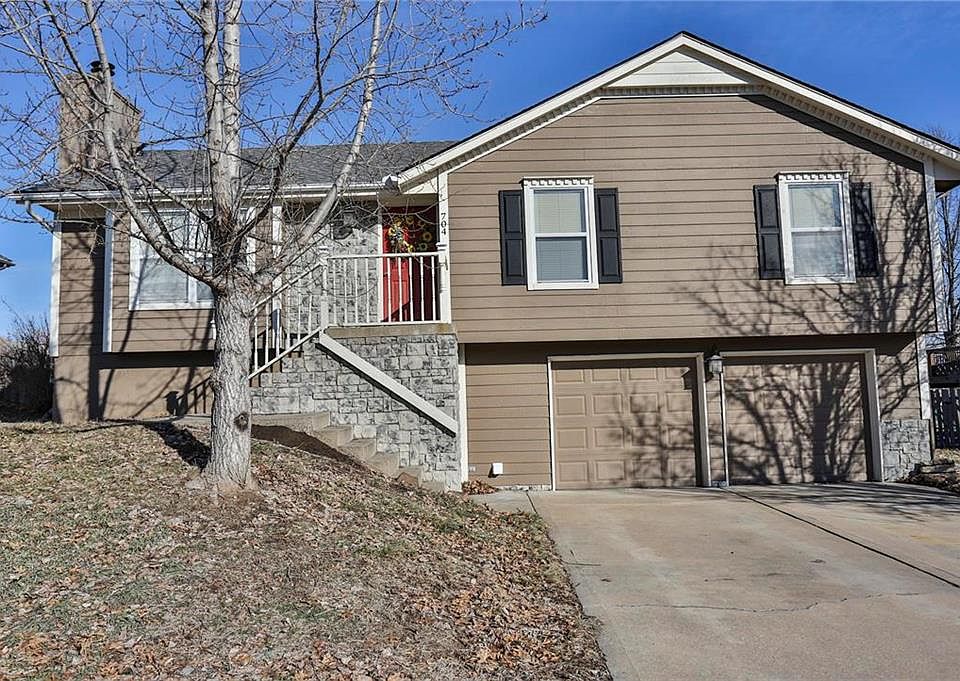 1st image of 704 SW Nelson Dr