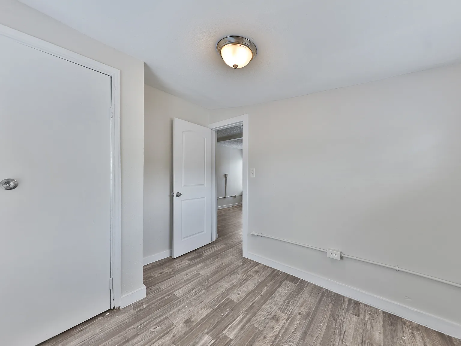 2 bed, 600 sqft, $1,200 — Photo 2
