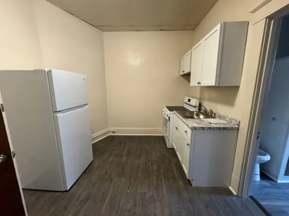 92 Main St, 92 Main St #1, Windsor, VT 05089