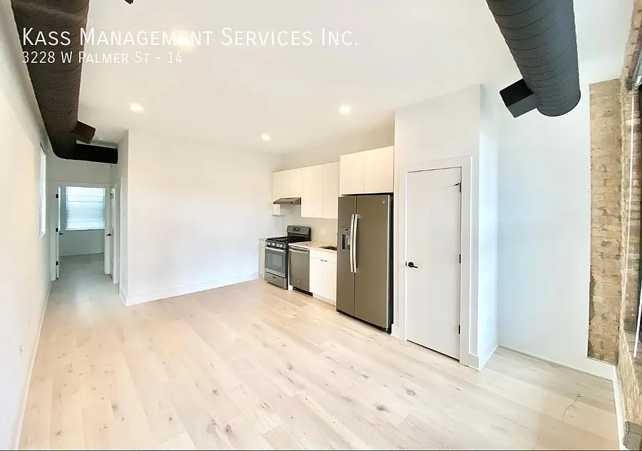 Gorgeous New Construction 1 Bed 1 Bath Apartment In Logan Square with parking available — Photo 2