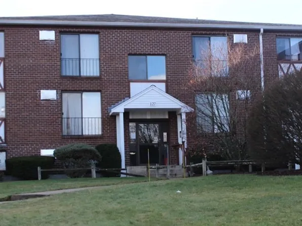 127 King St APT 304, Franklin, MA 02038