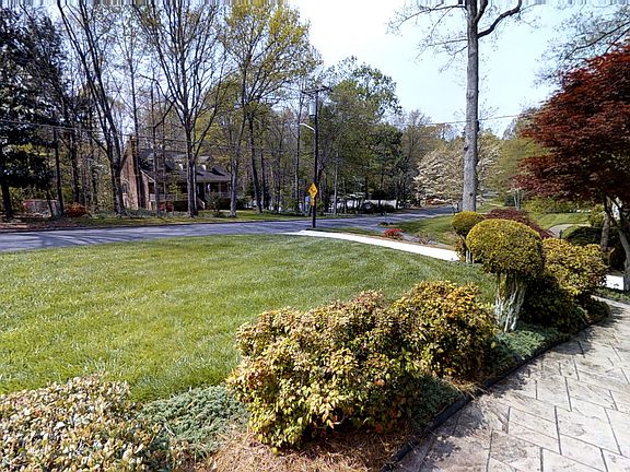 3rd image of 411 Hearthside Dr