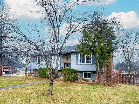 2nd image of 210 Reilly Rd