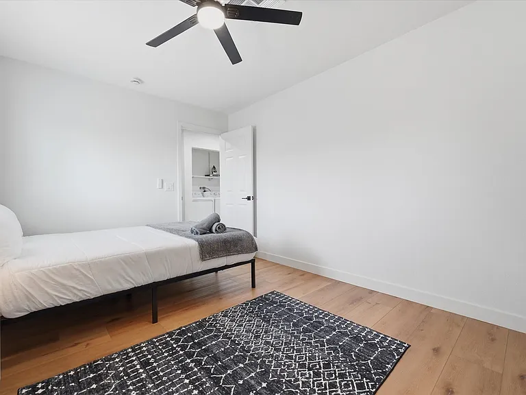 1548 N Upland Cir #C — Photo 11