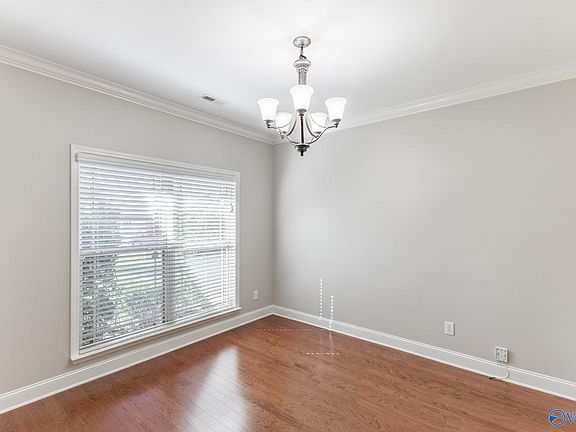 3rd image of 240 Coral Ct