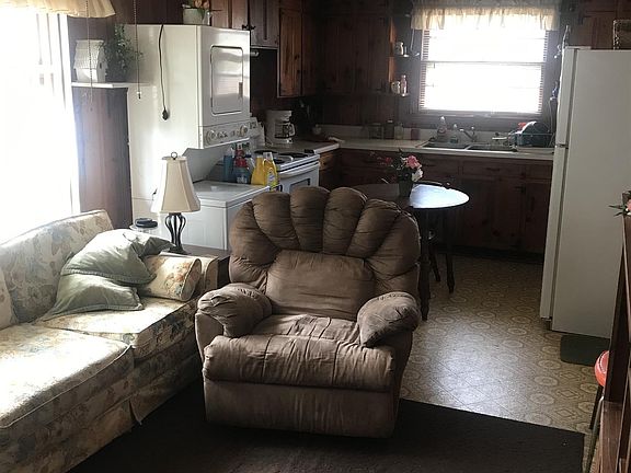 3rd image of 930 Rollins Dr