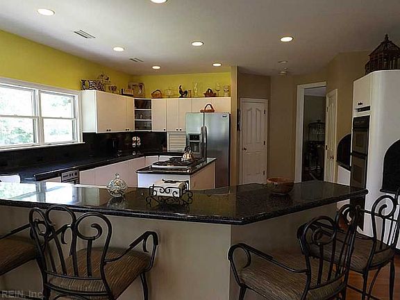 5th image of 11 Hilltop Ct