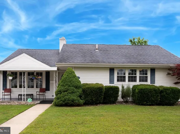 15 Paul Rd, Maple Shade, NJ 08052