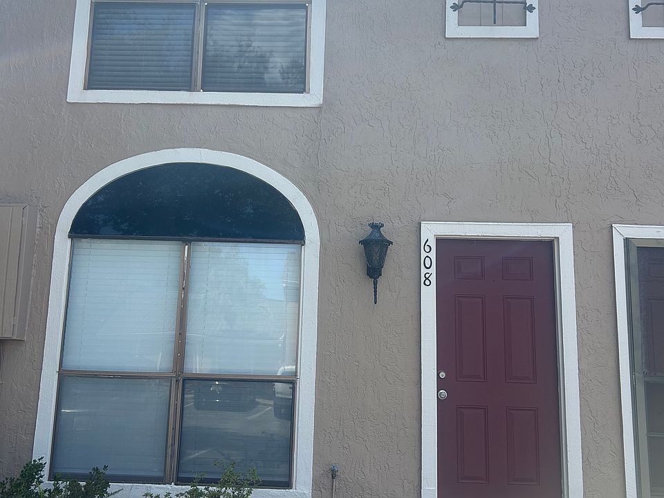 1st image of 608 Casa Park Ct #J