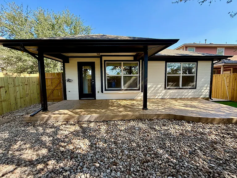 1617 Sugarberry Ln — Photo 17