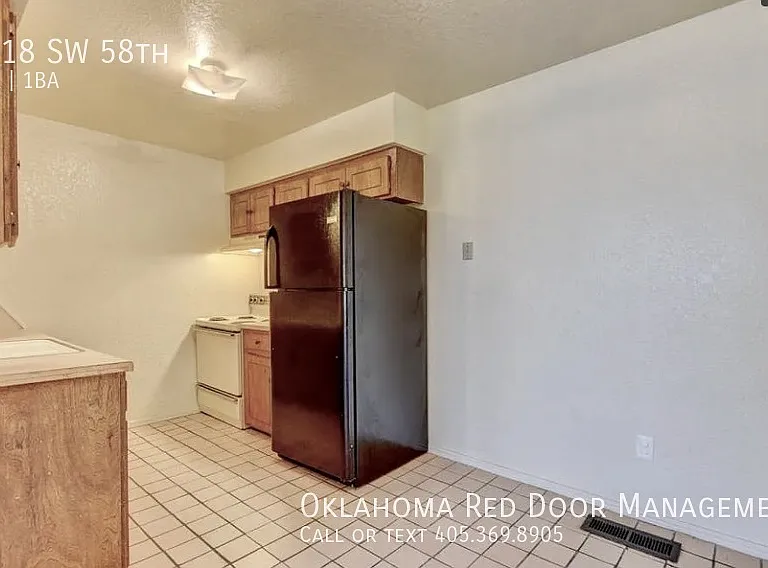 1018 SW 58th St — Photo 16